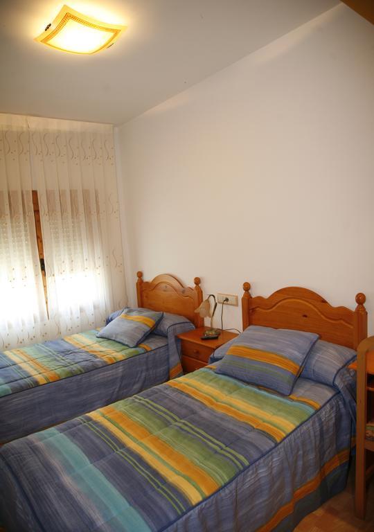 Hostal Cuatro Esquinas Ejea De Los Caballeros Room photo